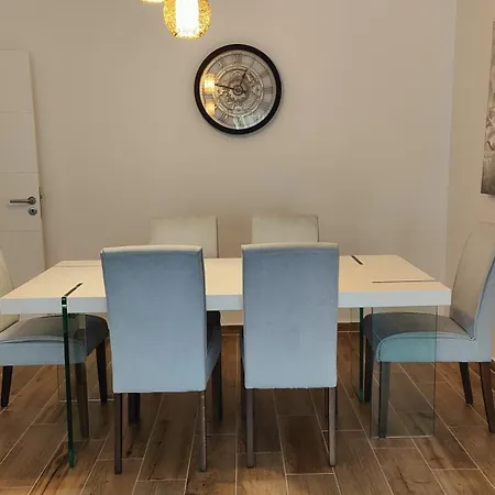 Espacoso Com Estacionamento Incluido By Qozzy