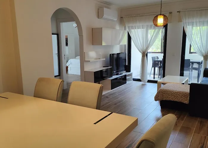 Espacoso Com Estacionamento Incluido By Qozzy