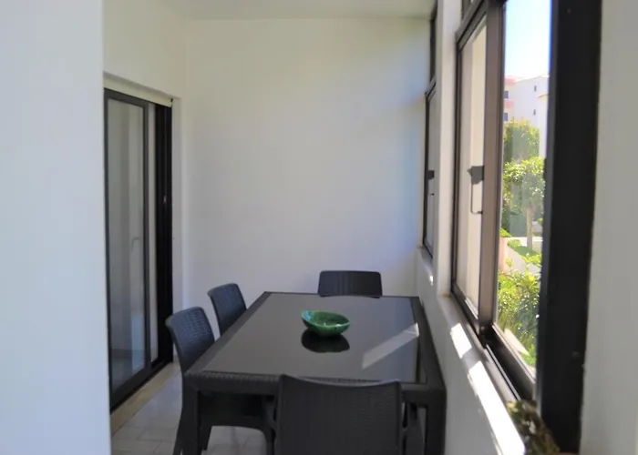 Espacoso Com Estacionamento Incluido By Qozzy Appartement