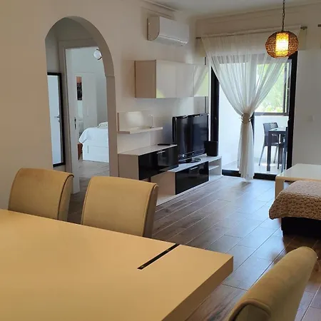 Espacoso Com Estacionamento Incluido